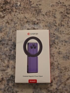 Ulanzi MA60 Foldable Magnetic Phone Tripod - Purple